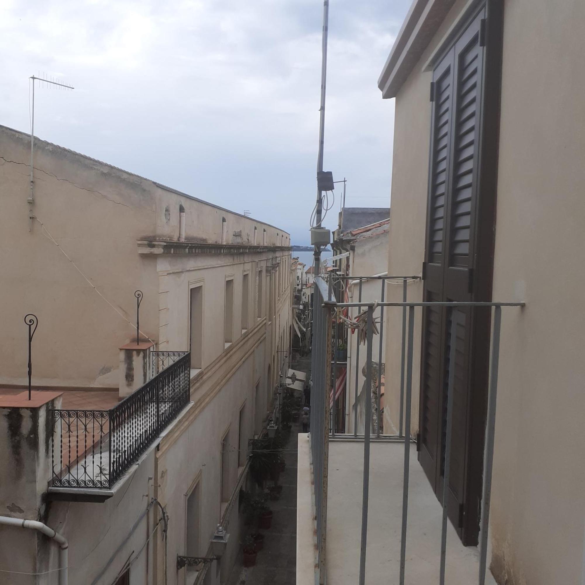 A Casa Dell'Artista Apartment Cefalu Luaran gambar